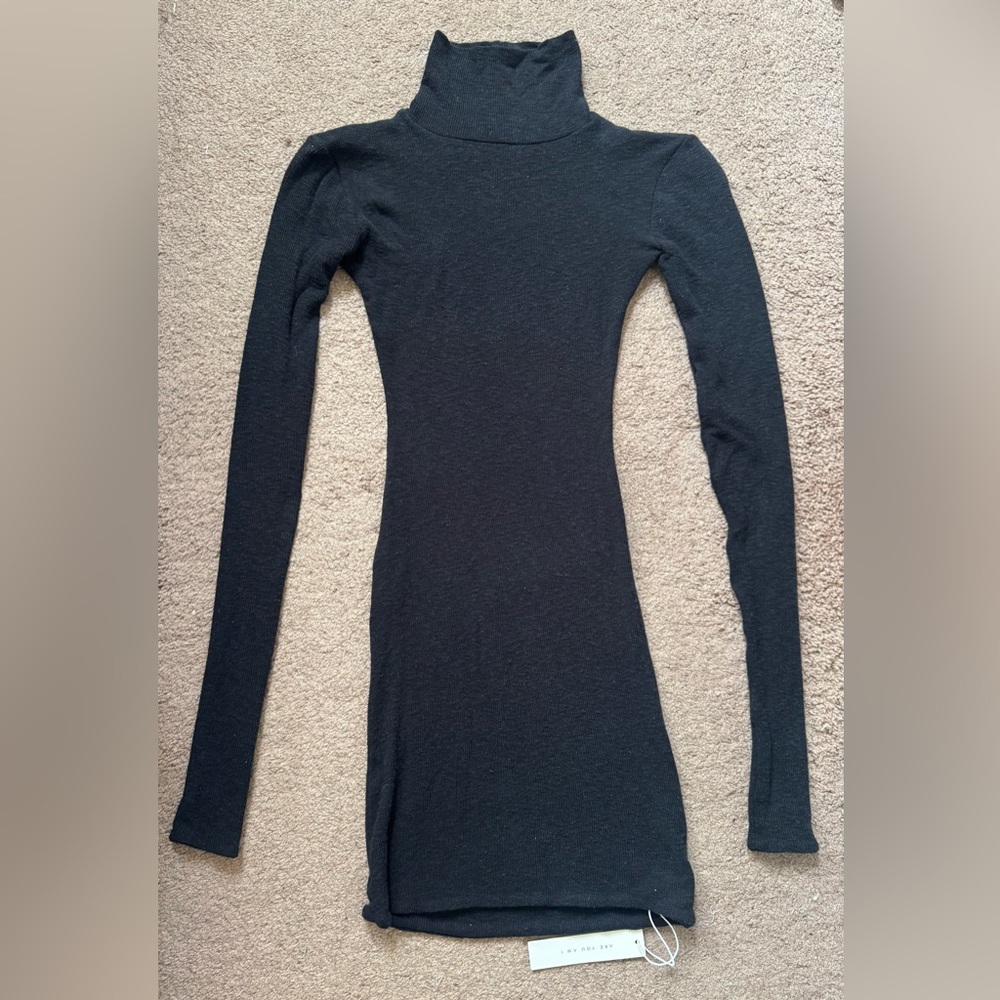 ARE YOU AM I Black Long Sleeve Backless Dress